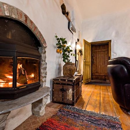 Historical Two-Bedroom Apartment With Sauna, Jacuzzi And Fireplace Talin Exterior foto