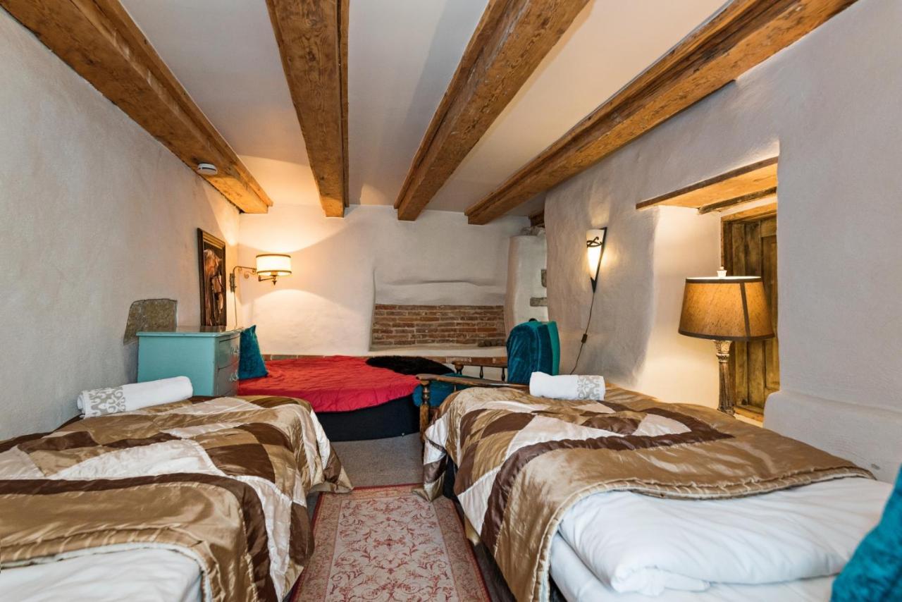 Historical Two-Bedroom Apartment With Sauna, Jacuzzi And Fireplace Talin Exterior foto